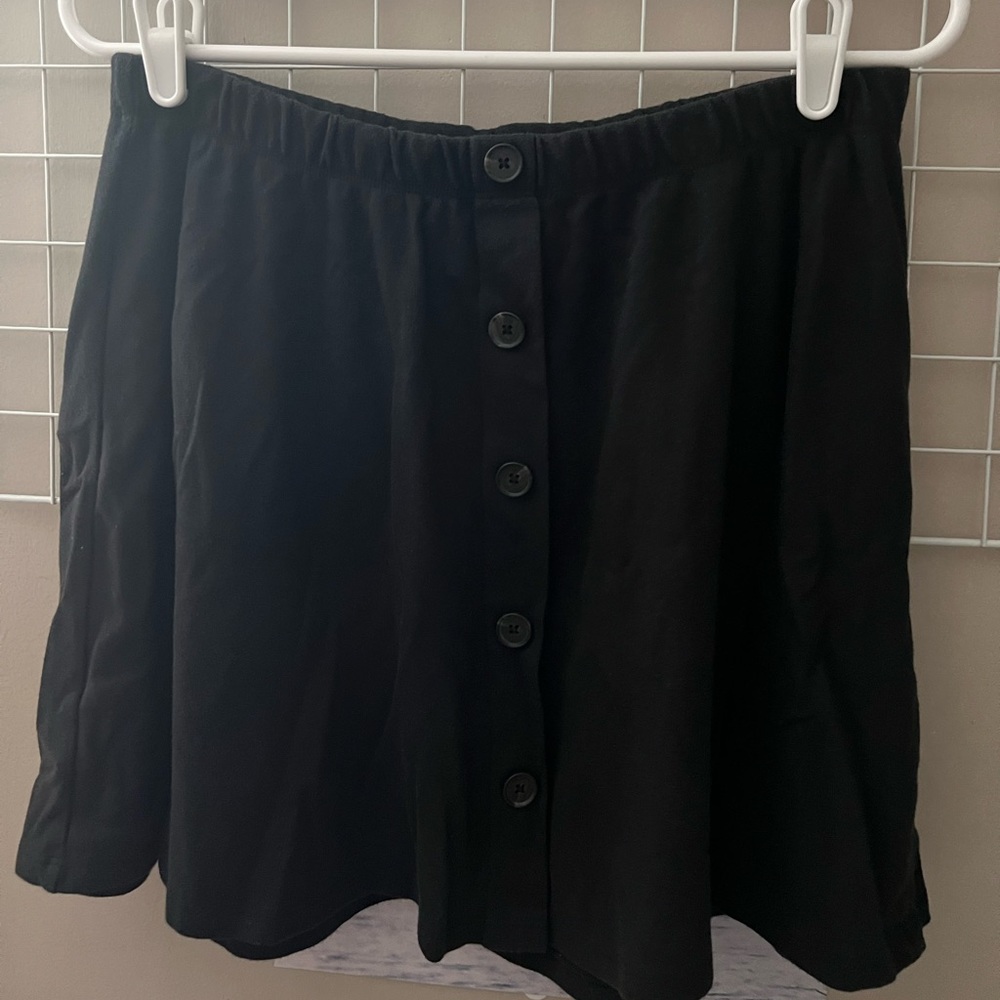 Black skirt with buttons